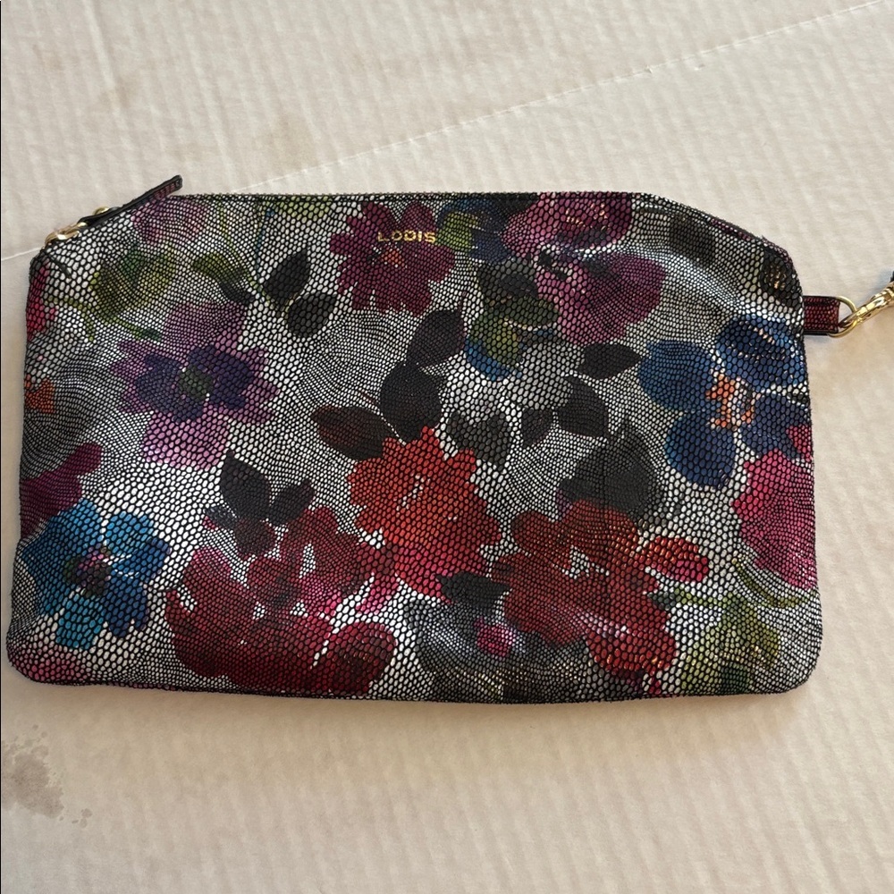 LODIS BRAND FLORAL LEATHER WRISTLET SOFT LEATHER GOLD HARDWARE ZIP CLOSURE